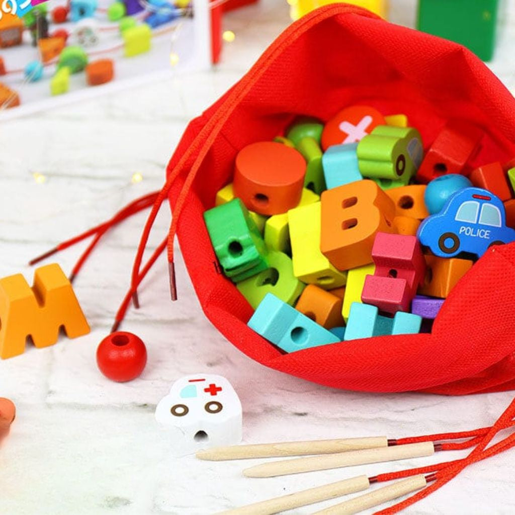 Juego Enhebrable de Letras, Números y Vehículos