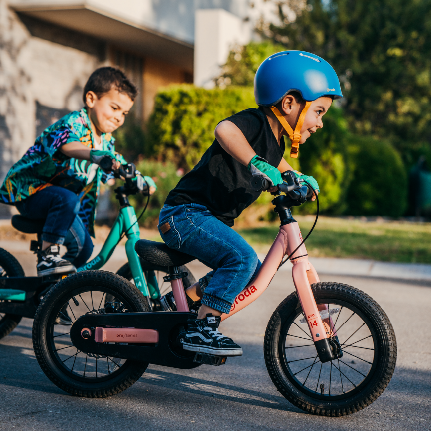 Bicicleta Roda Pro Series Aro 14 + Kit de Pedales - Naranjo